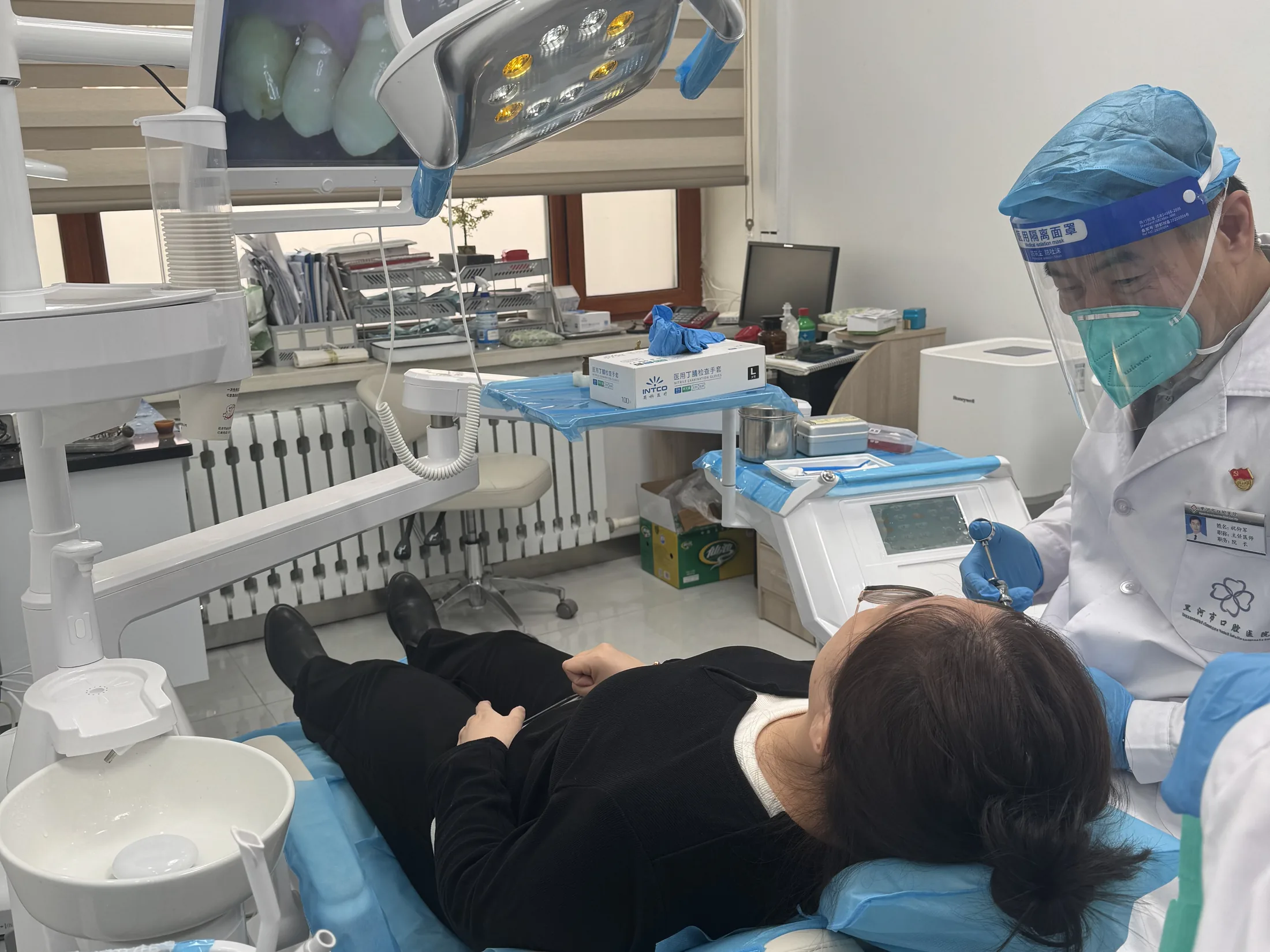 Имплантация зубов